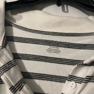 American Eagle Black and White Cropped Collar Shirt